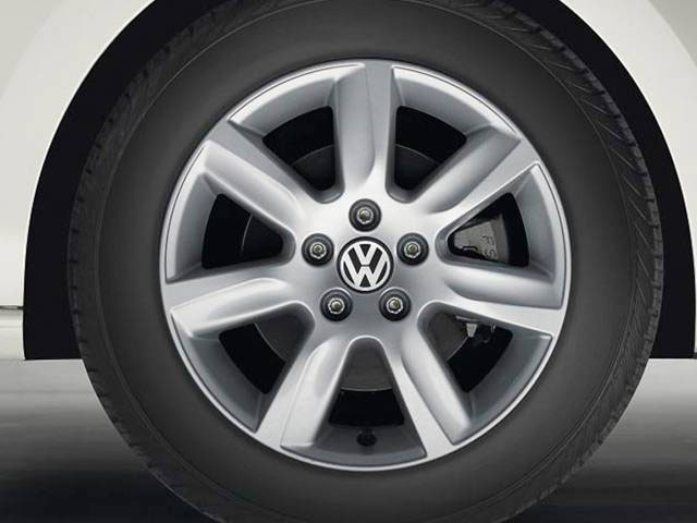 Volkswagen Vento Highline Petrol 1.6L AT Wheel View