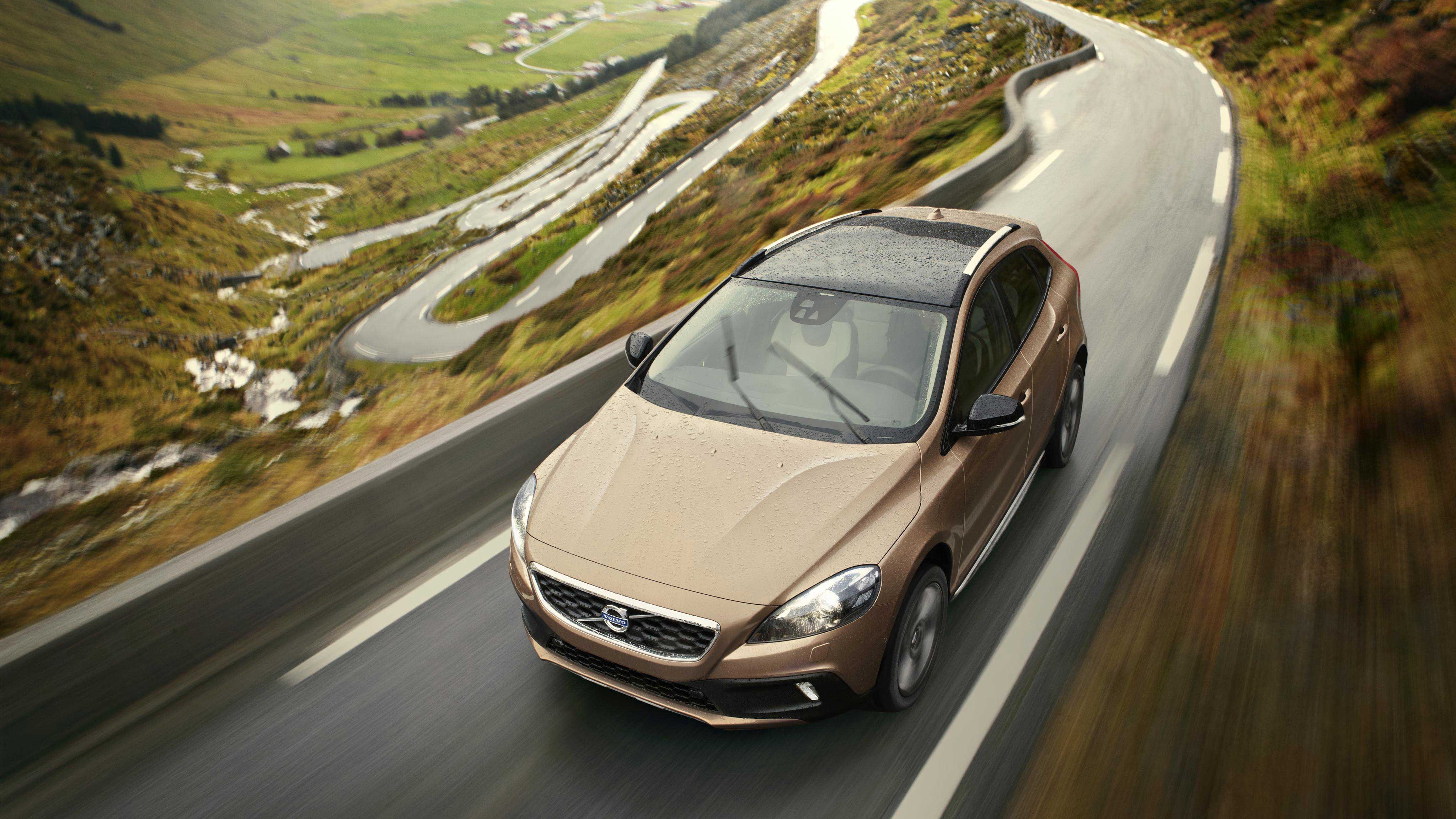 Volvo V40 D3 Kinetic Exterior front top view