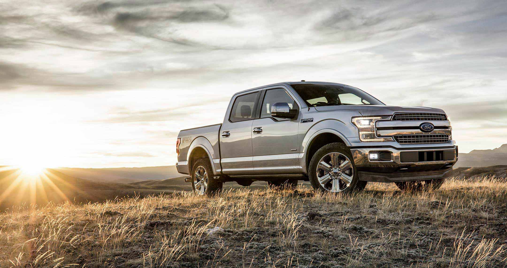 Ford F-150 XL 2018 front cross view