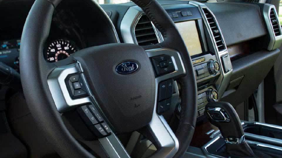 Ford F-150 XL Platinum 2015 Interior steering