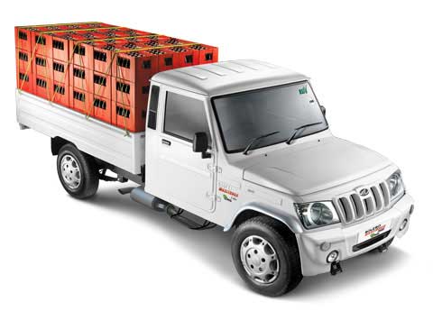 Mahindra Bolero Maxi Truck Plus CNG front cross view