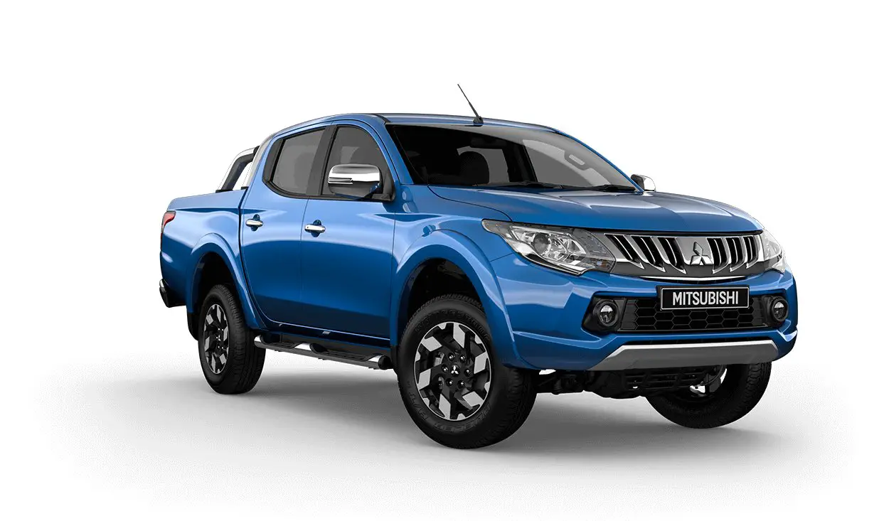 Mitsubishi Triton Exceed 4WD Double Cab front cross view