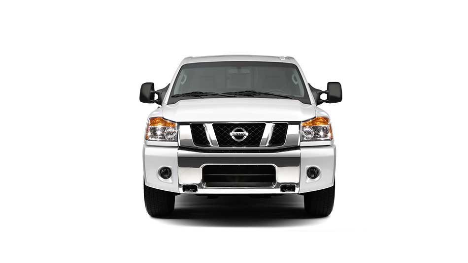 2014 Nissan Titan King Cab SV Front View