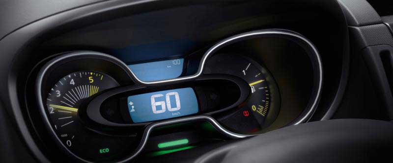 Renault Trafic Single Turbo Interior speed control