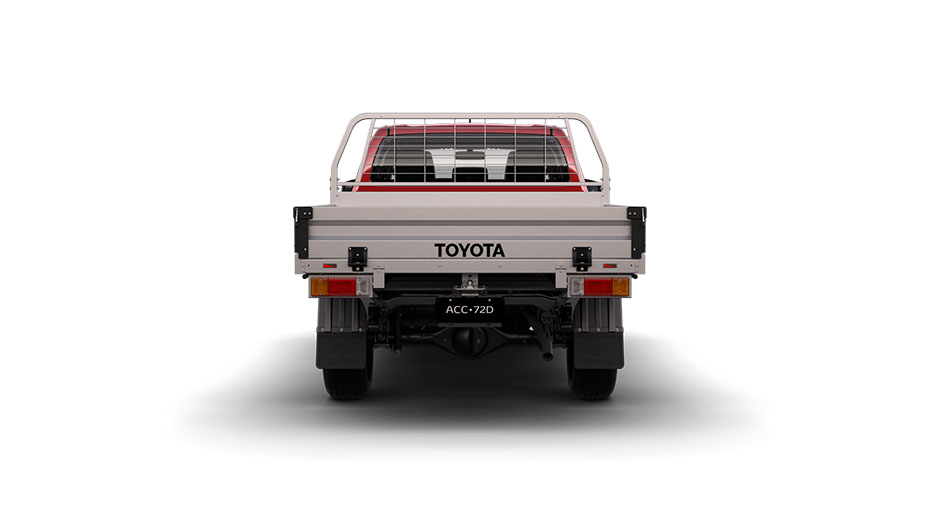 Toyota Hilux SR5 4x4 rear view
