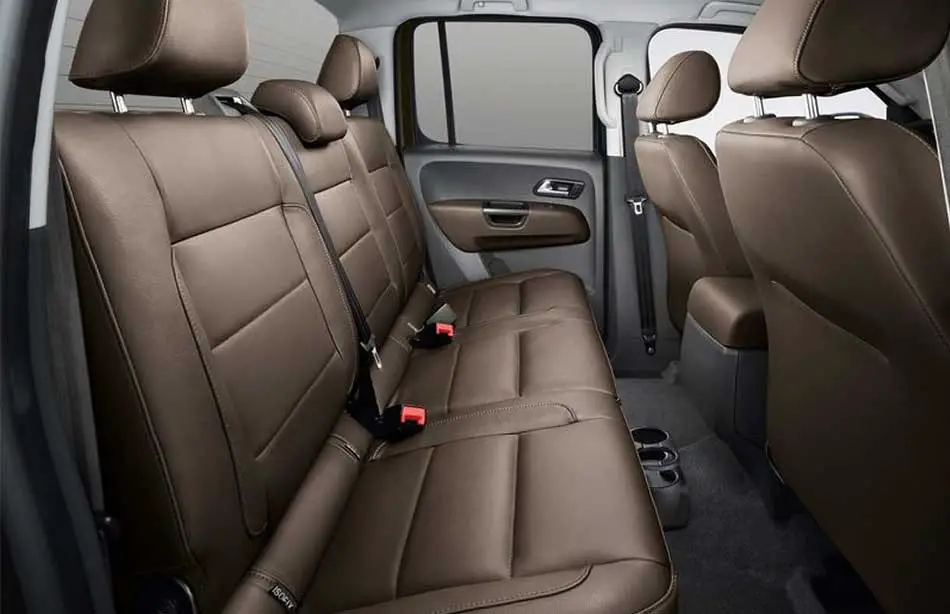 Volkswagen Amarok 2.0 TDI Trendline 4Motion interior seats