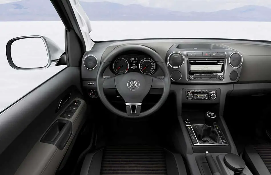 Volkswagen Amarok 2.0 TDI Trendline 4Motion interior steering