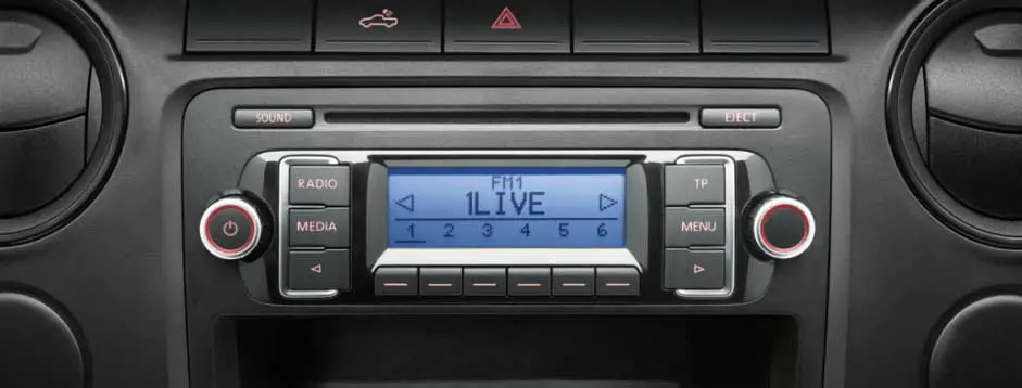 Volkswagen Amarok 2.0 TDI Trendline 4Motion interior multimedia